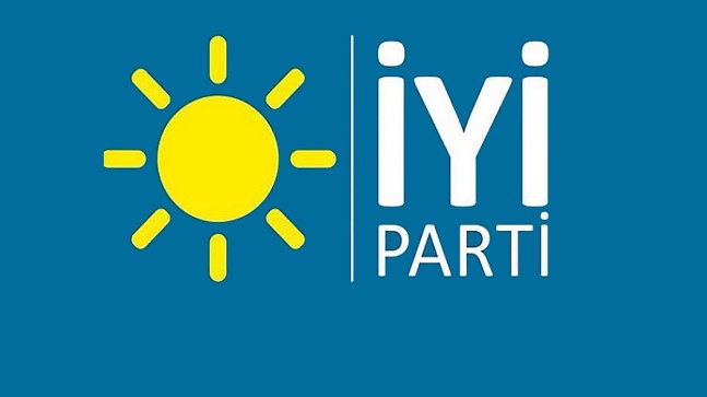 İYİ Parti, Konya’da Kadın Kollarını Kaldırdı