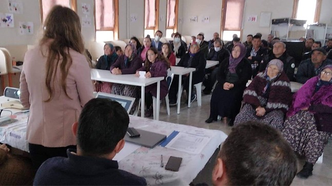 Yeşilyurtlu Üreticilere İyi Tarım ve Organik Tarım Uygulamaları Eğitimi Verildi