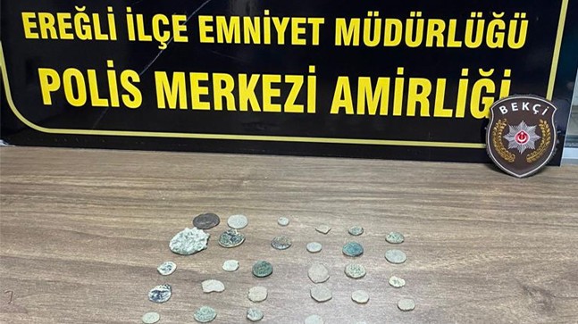 Bekçiler Tarafından Durdurulan Şahsın Üzerinden Tarihi Paralar Çıktı