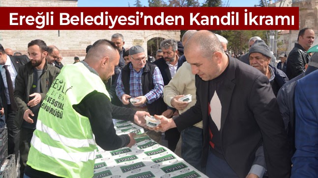 Ereğli Belediyesi Berat Kandili Dolayısıyla Cami Çıkışında İkramlarda Bulundu