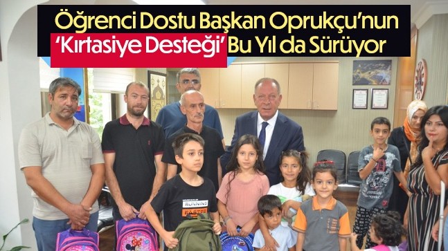 Öğrenci Dostu Başkan Oprukçu’nun ‘Kırtasiye Desteği’ Bu Yıl Da Sürüyor