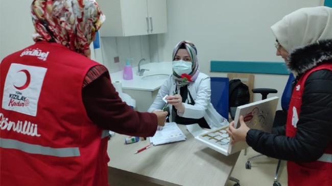 Kızılay’dan Ereğli Devlet Hastanesine Tıp Bayramı Ziyareti