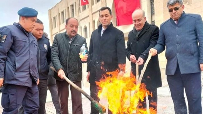 Emirgazi’de Nevruz Bayramı Kutlama Etkinlikleri Hükümet Konağı Önünde Gerçekleştirildi