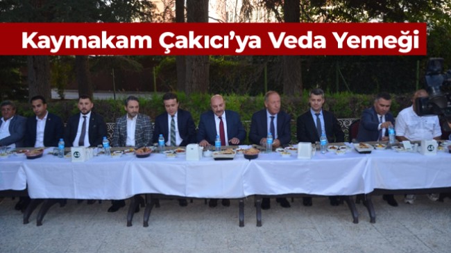 Başkan Oprukçu’dan Kaymakam Edip Çakıcı’ya Veda Yemeği